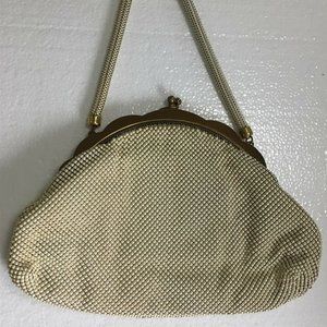 Vintage Whiting & Davis Mesh kiss lock purse